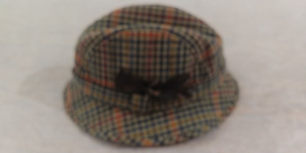 Оригинальная шляпа.