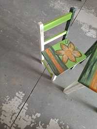 Mesa e cadeira de madeira pintada à mão mão