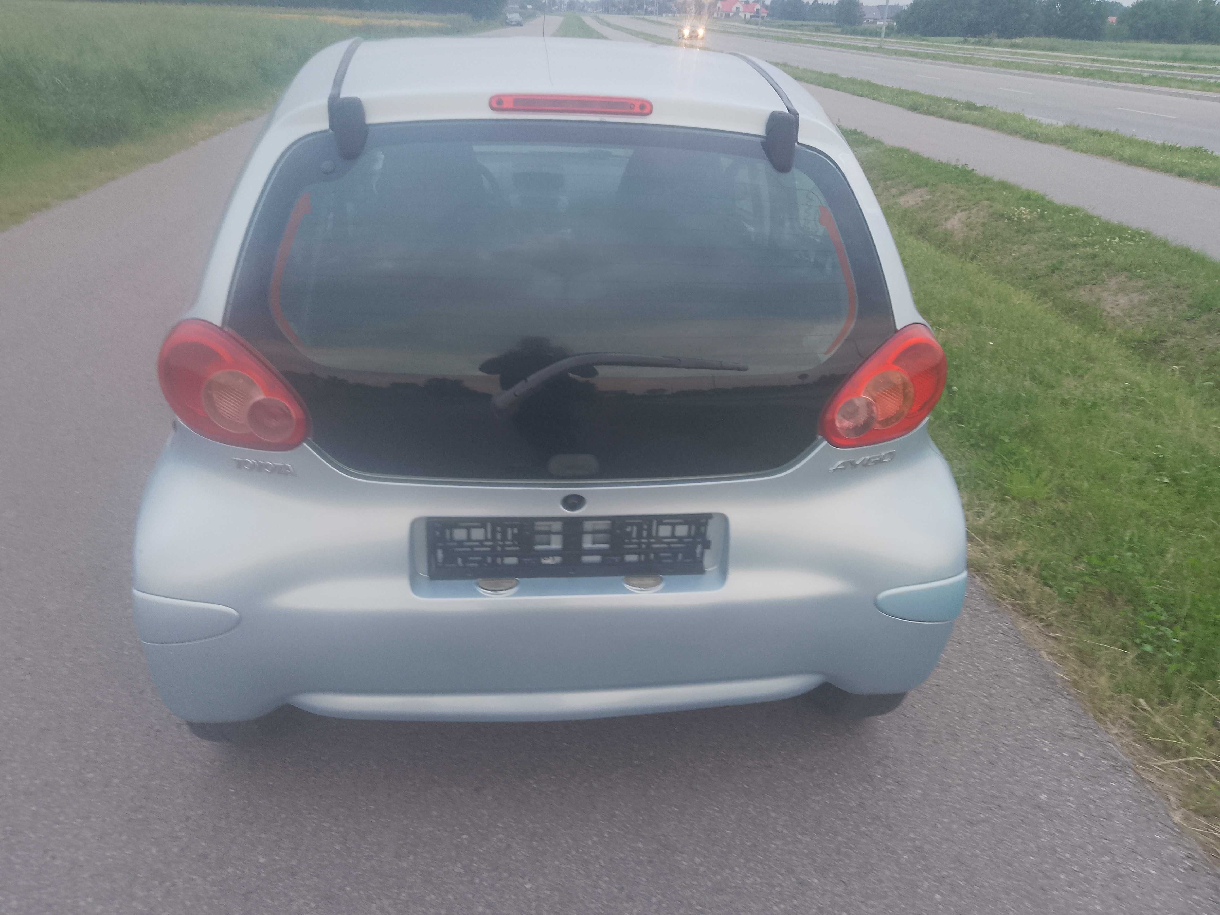 TOYOTA AYGO 5D  1.0 B 2006 r.  SUPER  STAN