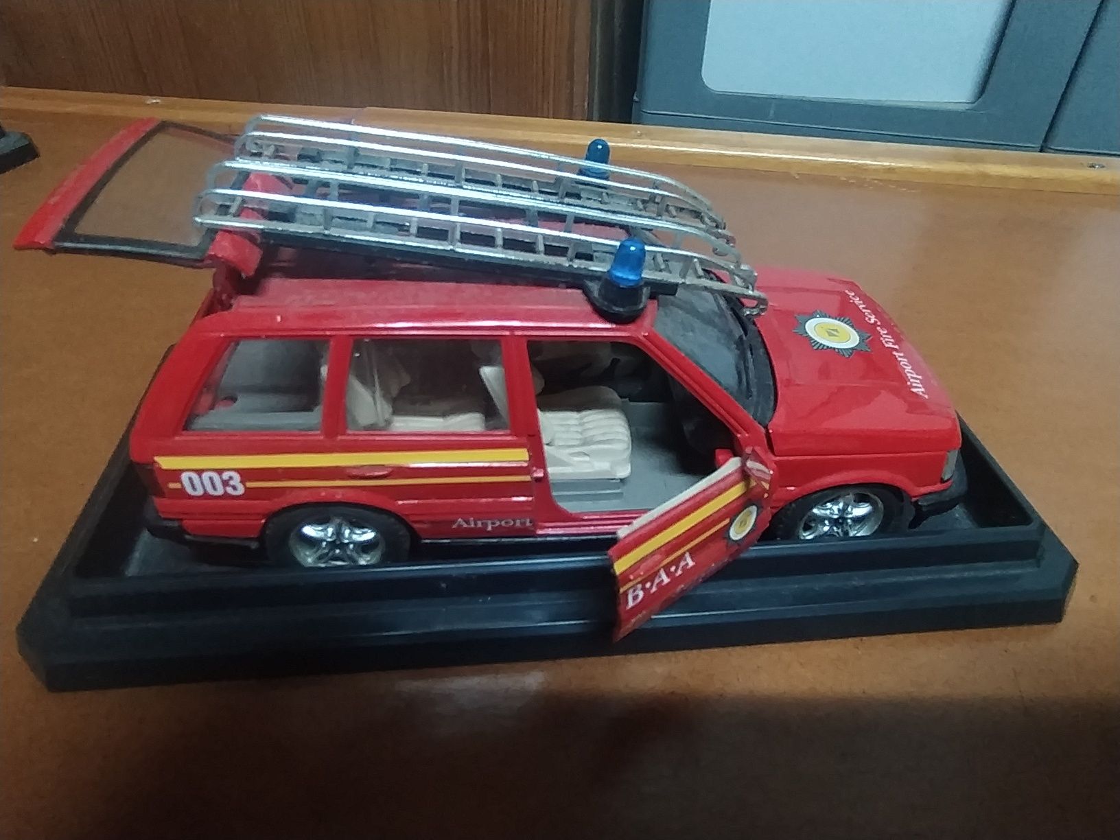 Miniatura automóvel colecionável, 20 cm, marca Burago Range Rover Fire