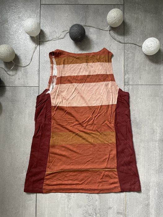 Kolorowy top w paski – rozmiar XS