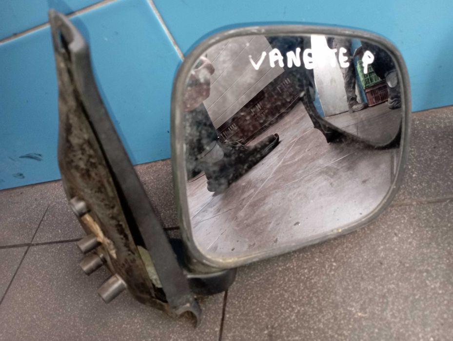 Lusterko lewe prawe Nissan Vanette
