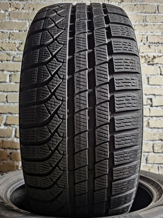 Зимова пара 235/50r19 Pirelli | 2022 | 7mm | Italy | Преміум шини