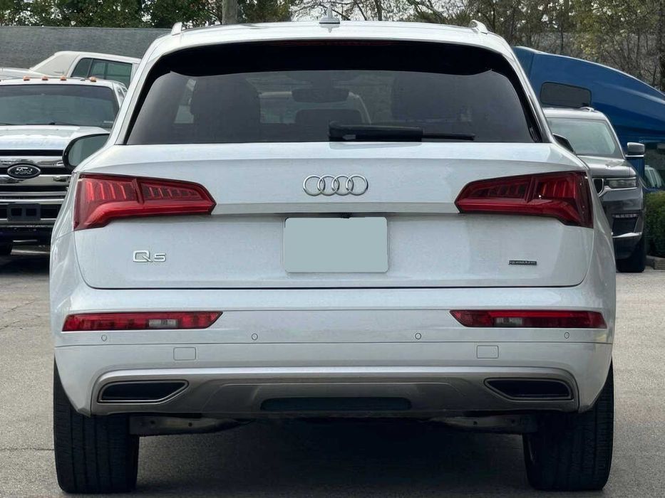 Audi Q5      2020