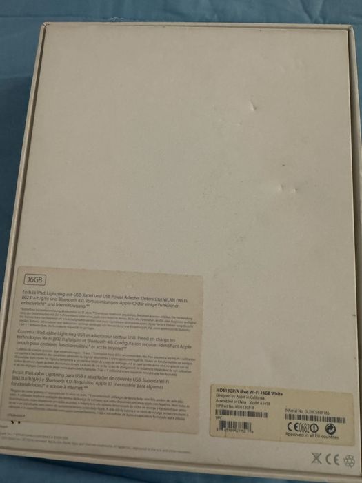 Ipad para peças com estrutura  em bom estado.