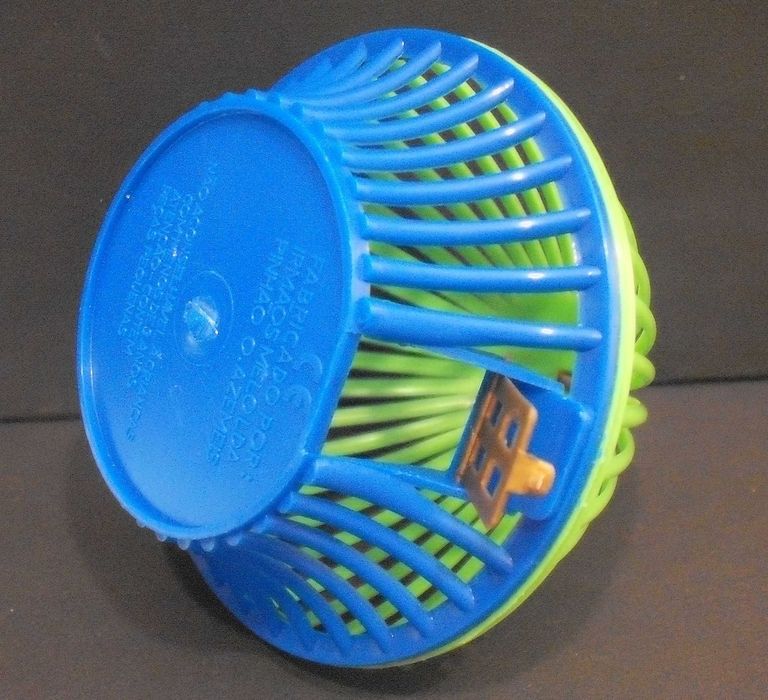 Gaiola antiga para insetos pequenos Portuguesa