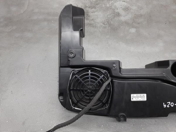 Coluna de som AUDI A4 Avant (8K5, B8)