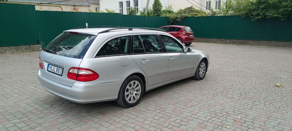 Мерседес 211 3.2 д автомат 2005 р