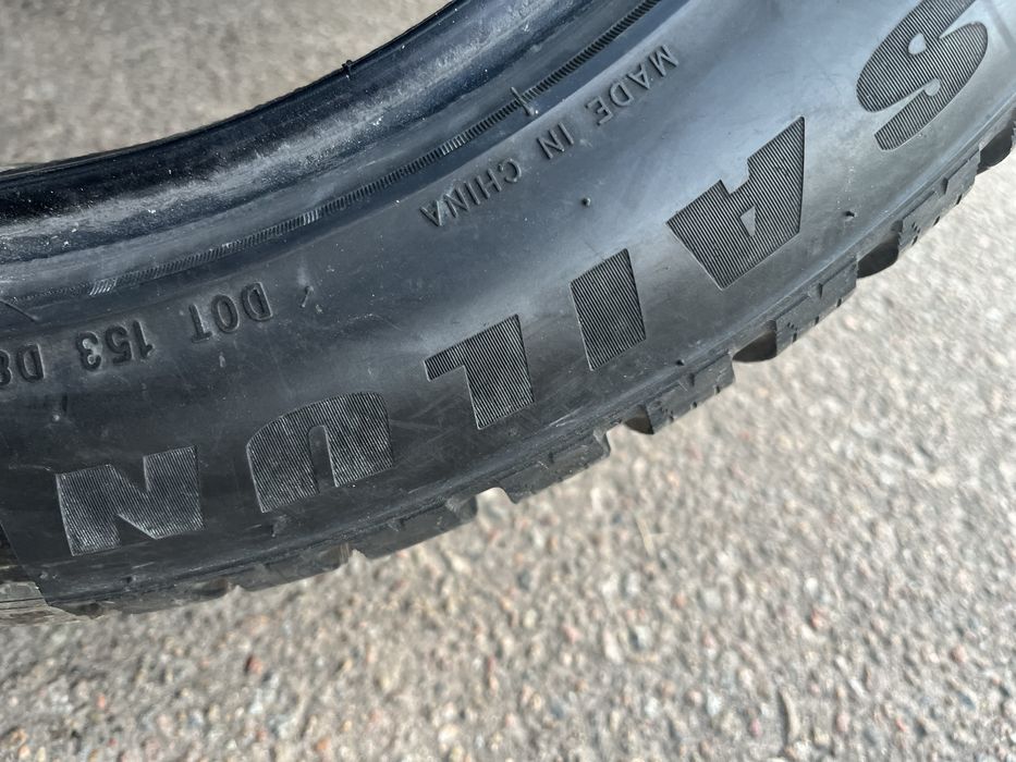 Резина р17 225/50 зима шиповка