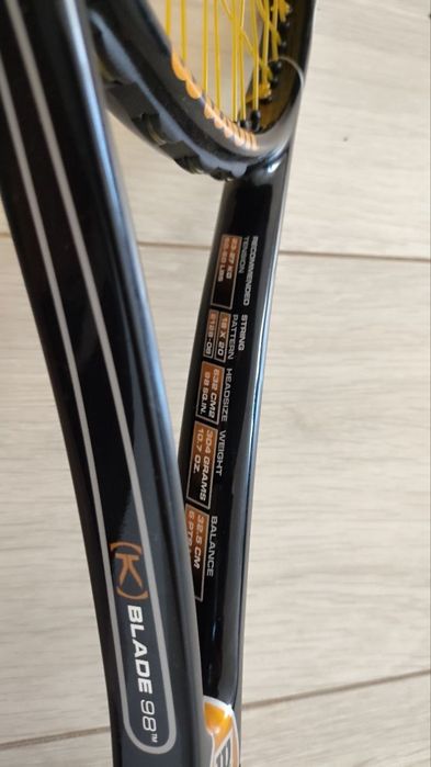 Професійна тенісна ракетка Wilson 50-60 LBS