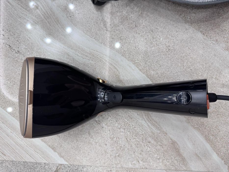 Вертикальний відпарювач ручний Philips STH7060/80