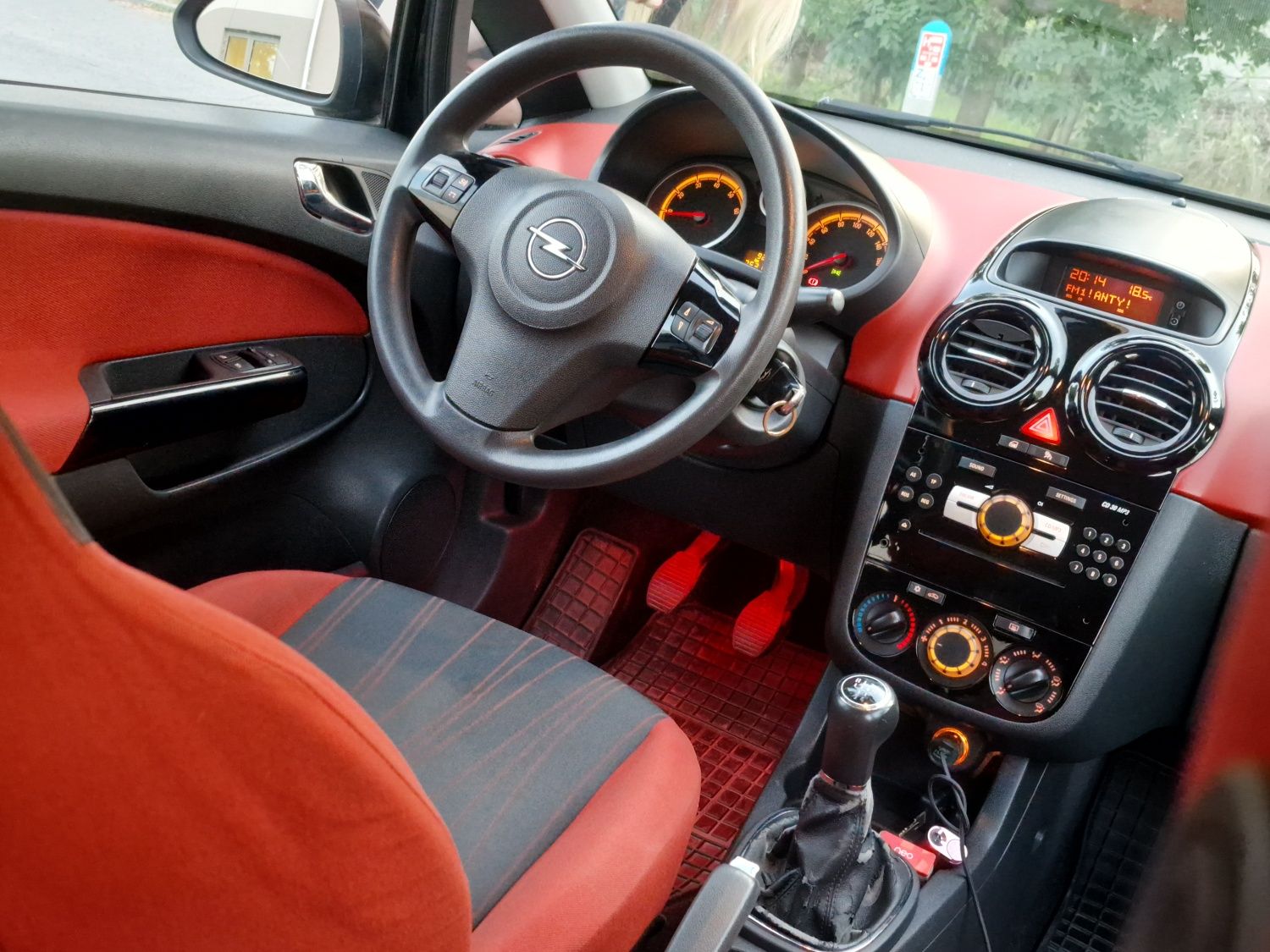 Opel Corsa D 1,0 benzyna ! Doinwestowany ! Klimatyzacja ! Zamiana !