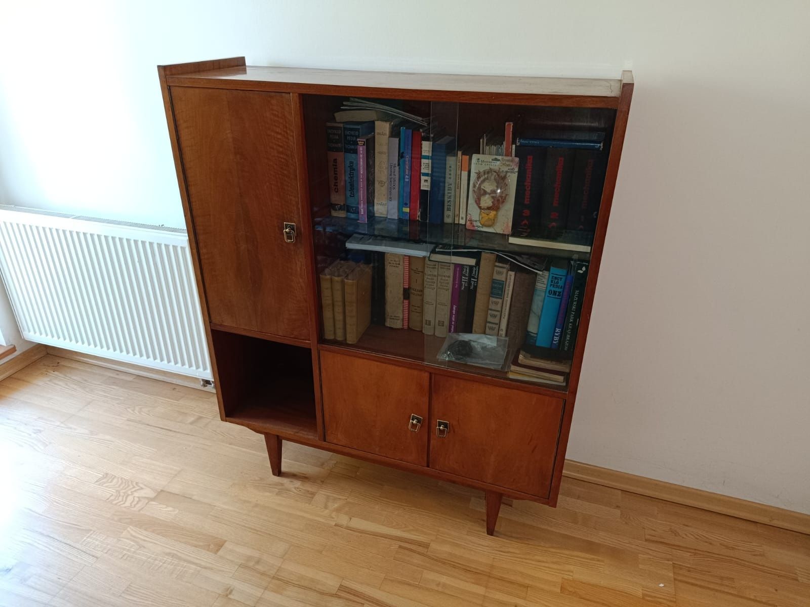 Kredens, biblioteczka, 2 fotele - w komplecie lub pojedynczo
