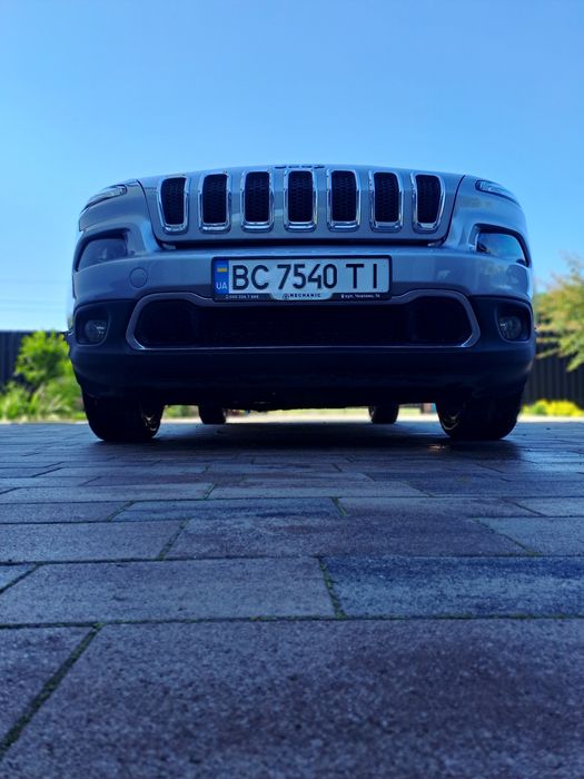 Продам джип черокі