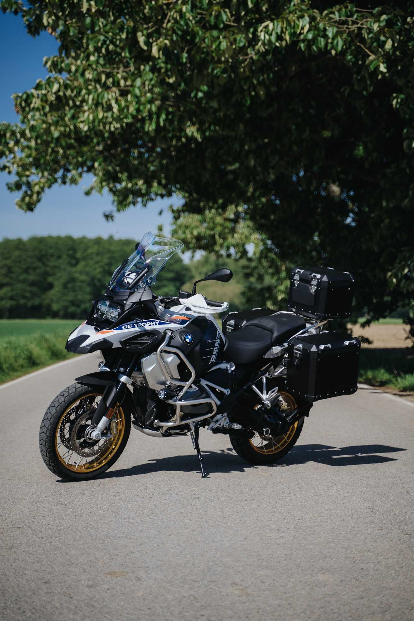 BMW R1250 GS TROPHY ADVENTURE - Wypożyczalnia Wyjątkowych Motocykli