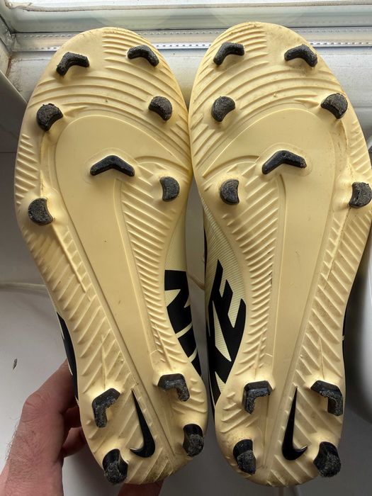 Buty piłkarskie NIKE dla dzieci