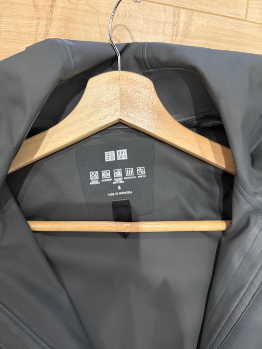 Дощовик фірми uniqlo