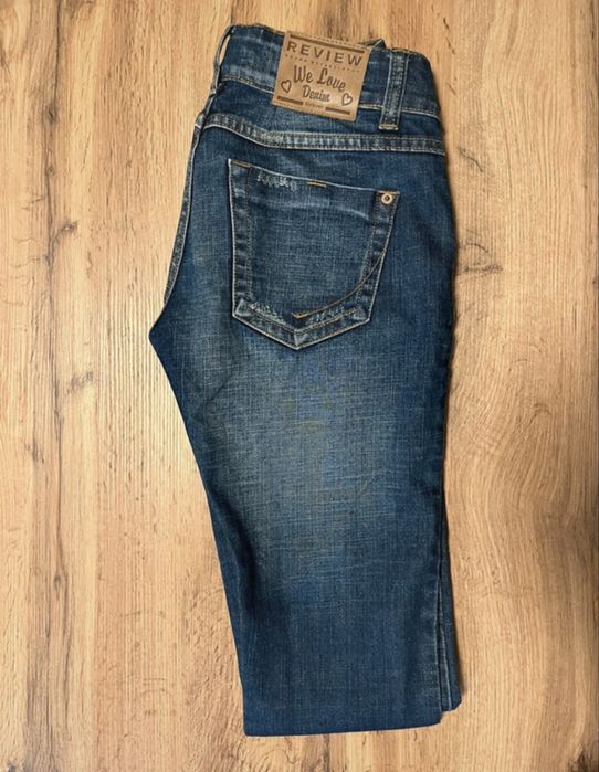 Jeansy marki Review Denim