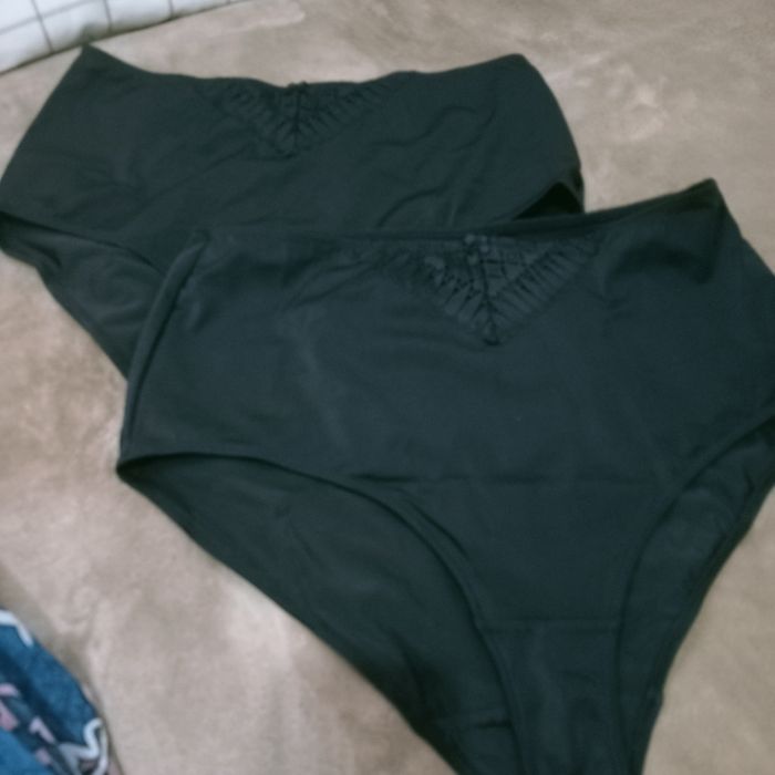 Трусики черние 50-52р.