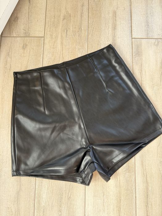 Шорти з екошкіри у стилі Zara