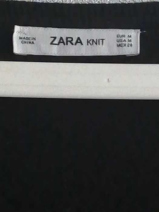 Zara, czarny sweterek, rozm M