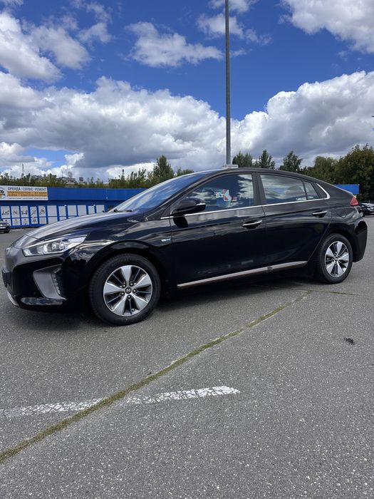 Hyundai Ionic 2017 в максимальній комплектації