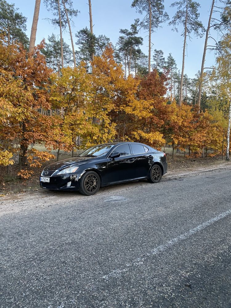 Lexus is300 араб