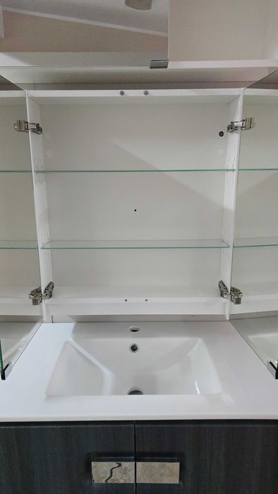 Szafka łazienkowa ORiSTO górna z lustrem 60 cm