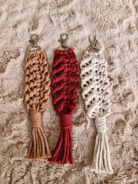 Porta-chaves em macramê feitos à mão