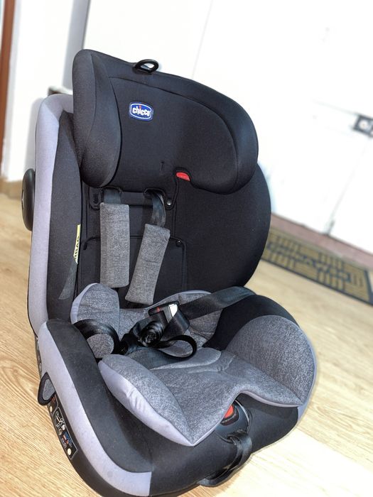 Cadeira auto. Nova sem muito tempo de uso! Da chicco