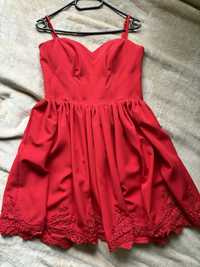 Czerwona sukienka gorsetowa