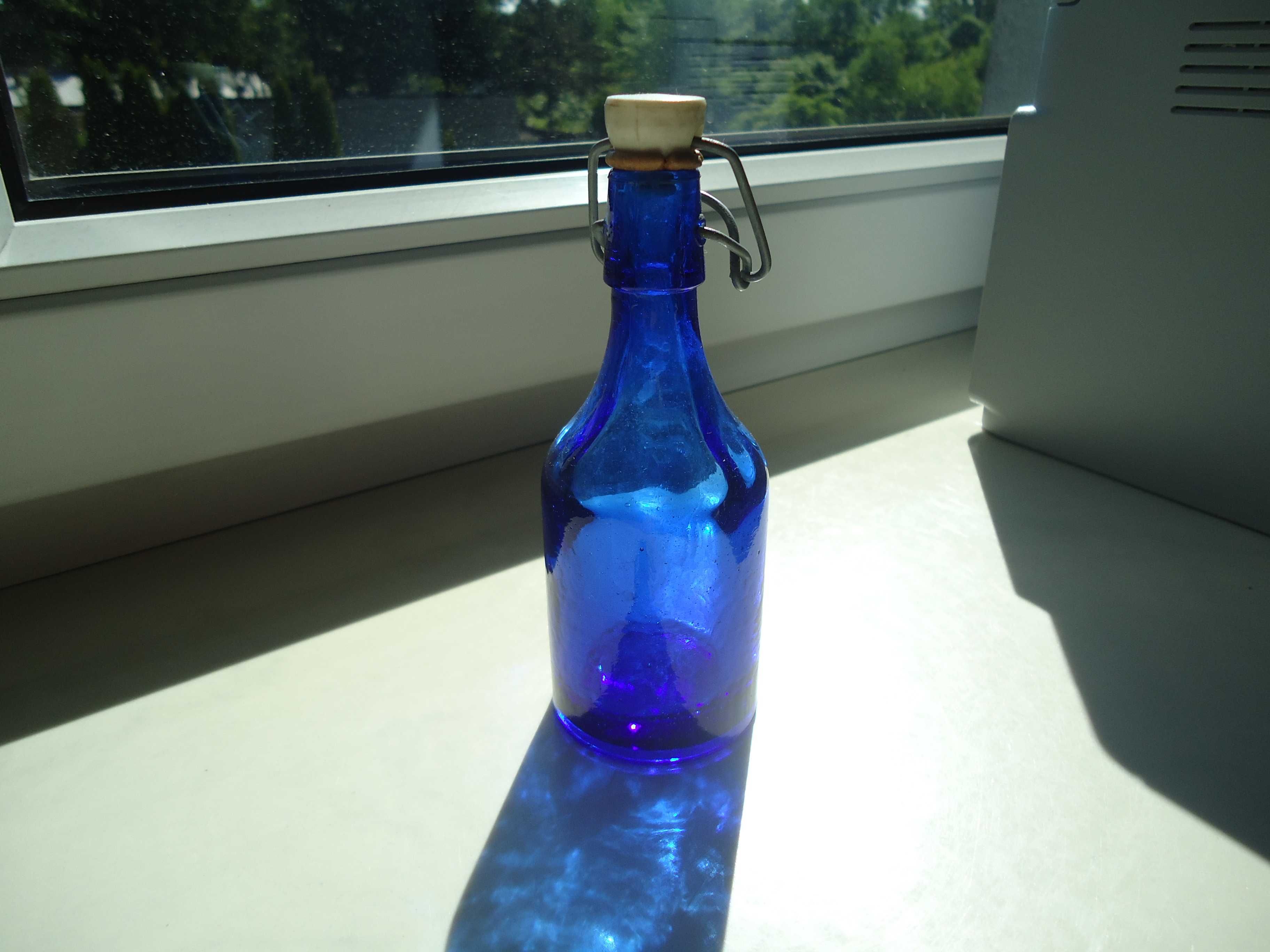 Ozdobny flakonik wazonik butelka barwione szkło vintage