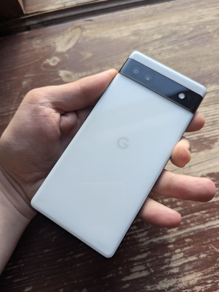 Смартфон Google Pixel 6A  6/128GB Neverlock в отличном состоянии