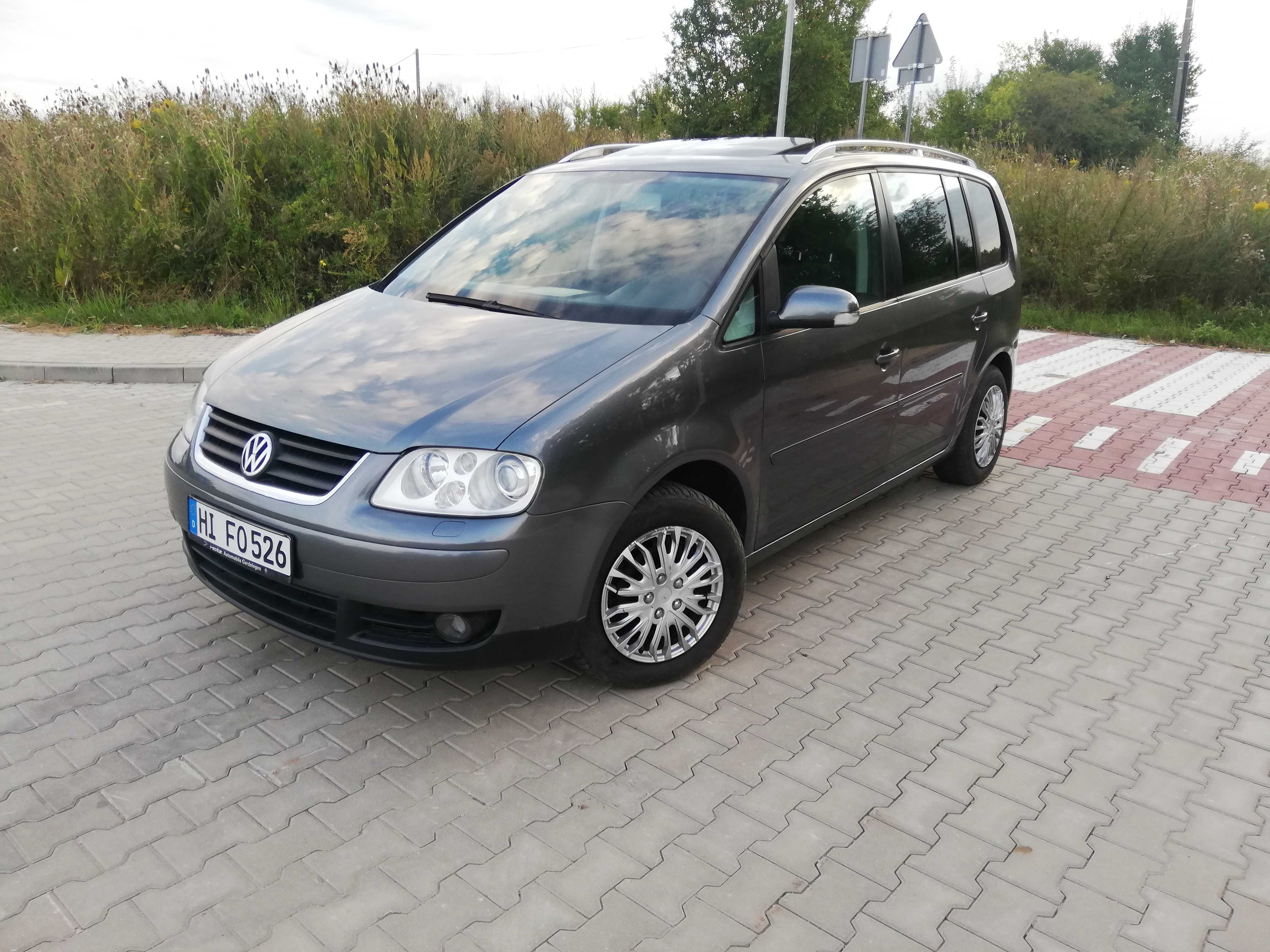 Volkswagen Touran TDI z Niemiec BEZ RDZY Xenon Climatronic Szyberdach