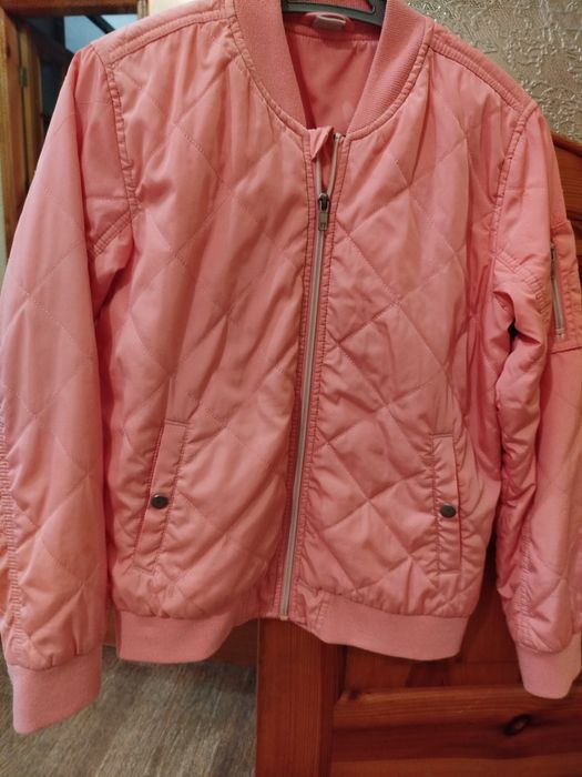 Бомбер. Колір рожевий.