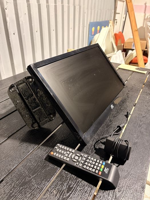 Telewizor JTC do kampera/busa/przyczepy, z uchwytem sciennym