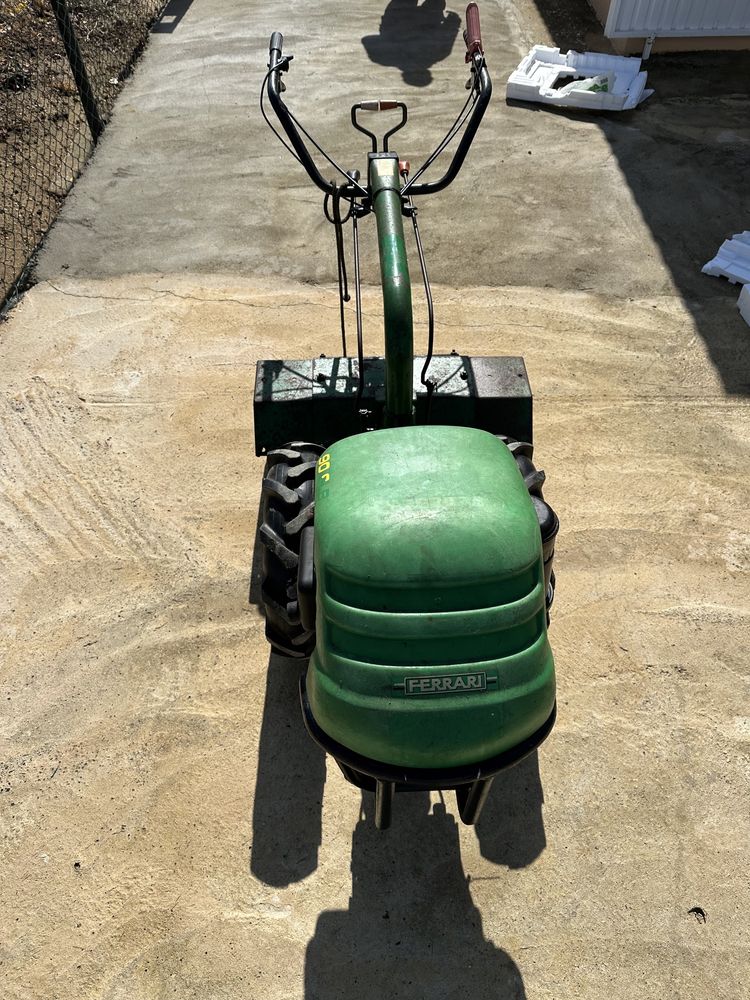 Trator de varais Ferrari Lombardini motocultivador