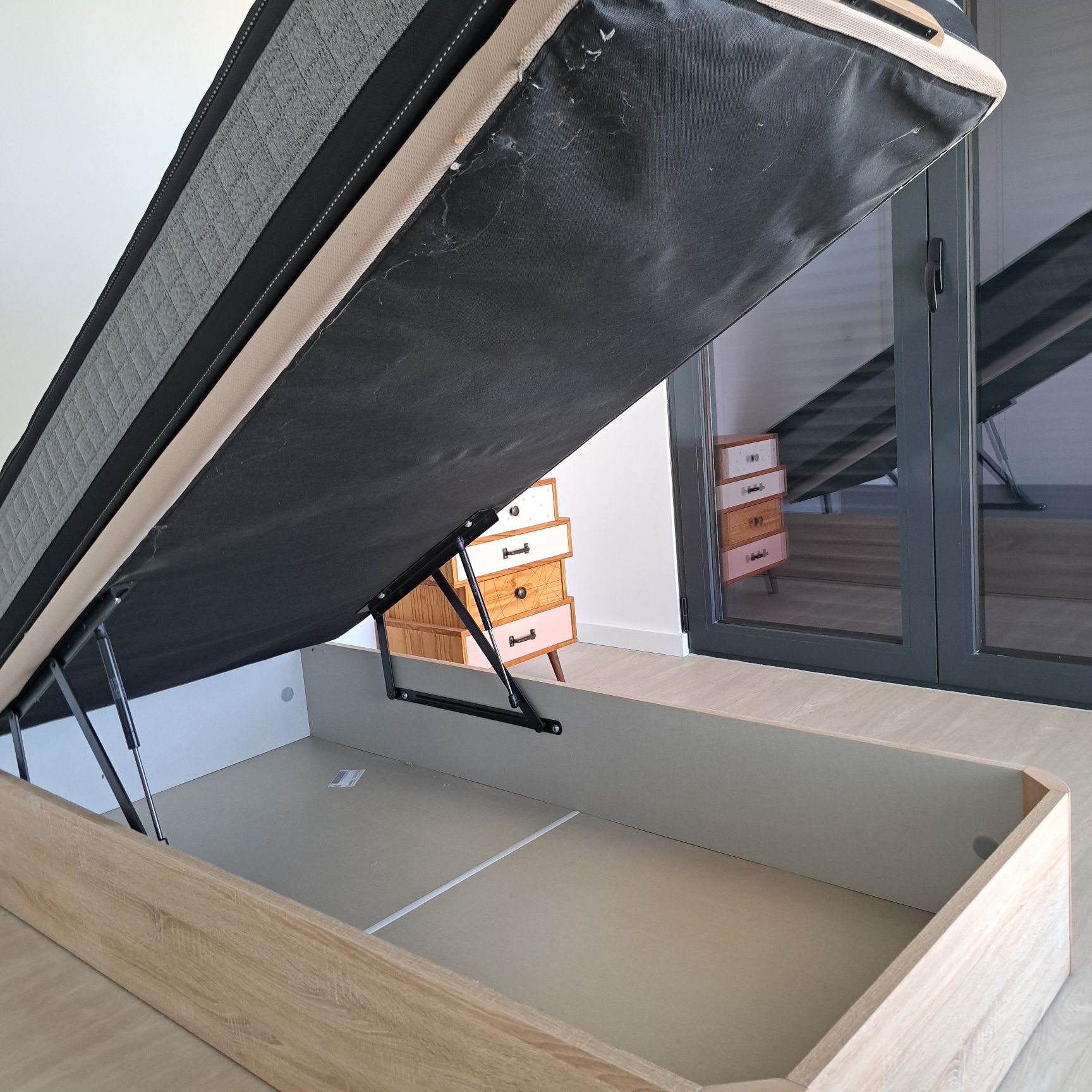 Cama solteiro sommier Pikolin com colchão novos