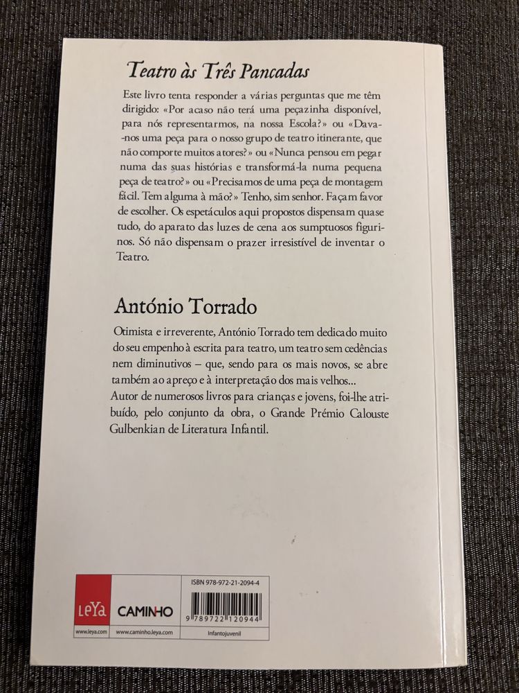 Teatro às Três Pancadas