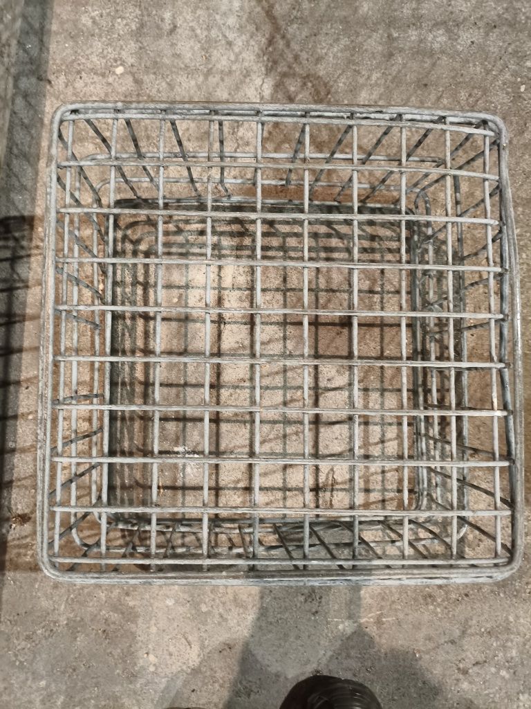 Metalowy kosz ocynkowany z okresu prl