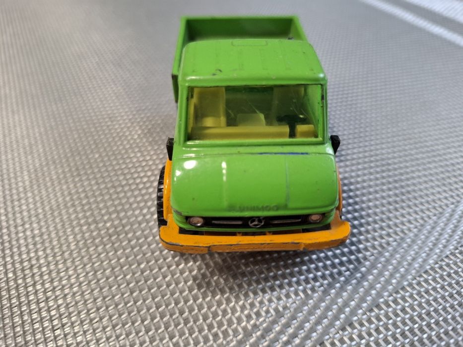 Siku model samochodu unimog