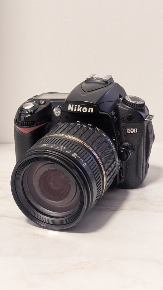 Nikon D90 + Tamron 18-200