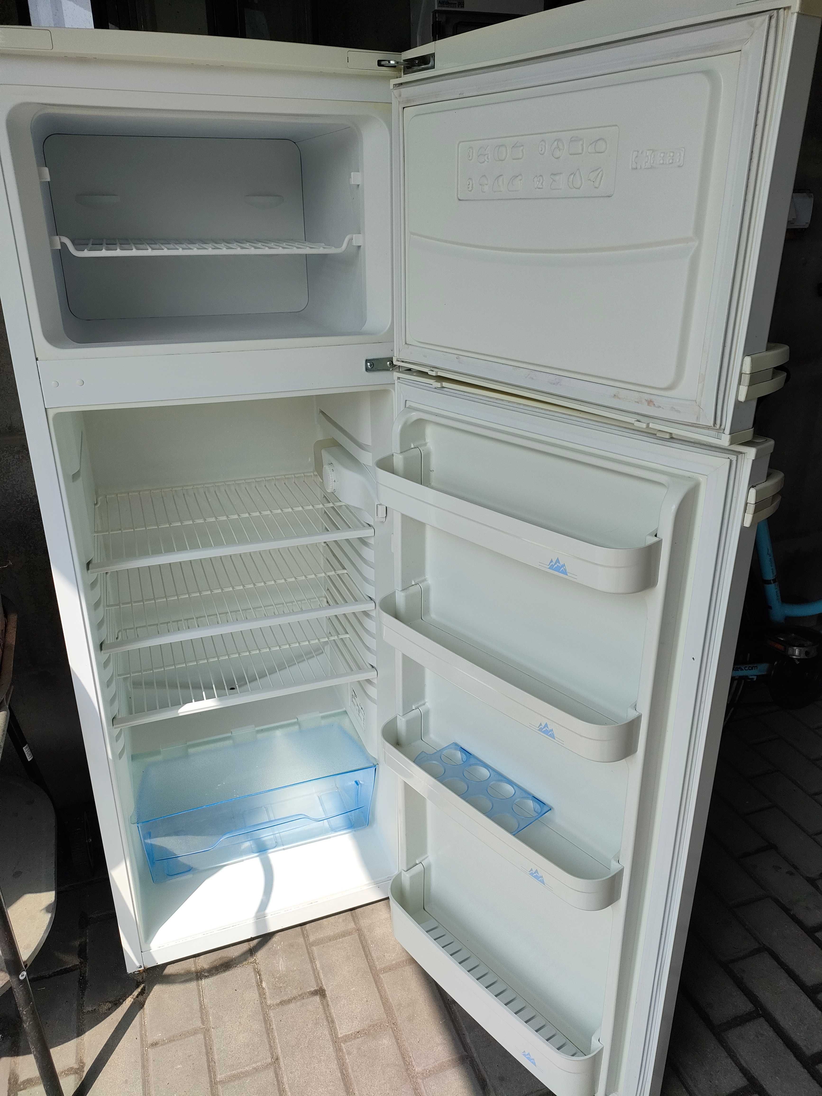 Lodówka Beko DS25HA W