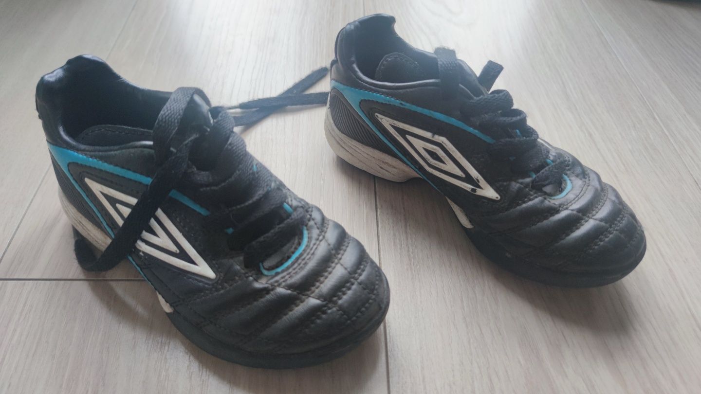 Buty piłkarskie Umbro turfy rozmiar 28 wkładka 17