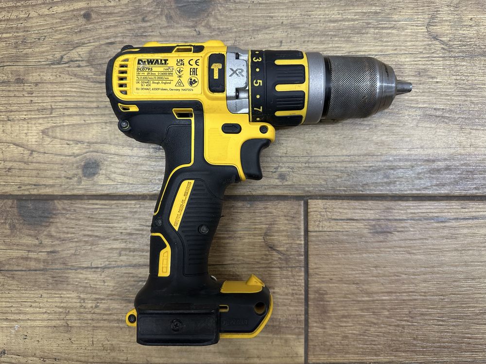 Wiertarko-wkrętarka udarowa DeWalt DCD795 - 2023r.