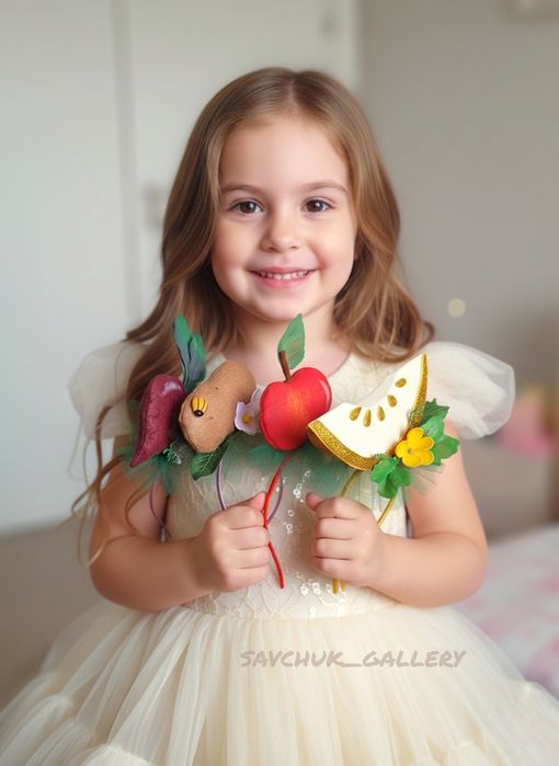 Обруч картопля квасоля полуничка яблуко цибуля горох слива павутинка