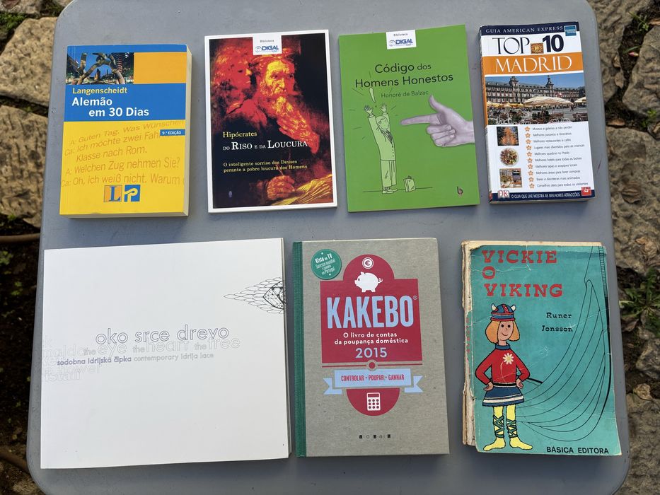 Vendo livros diversos - cada 3€ , tudo 50€