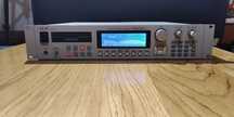 Sampler Akai S3000XL jak Mpc 2000xl