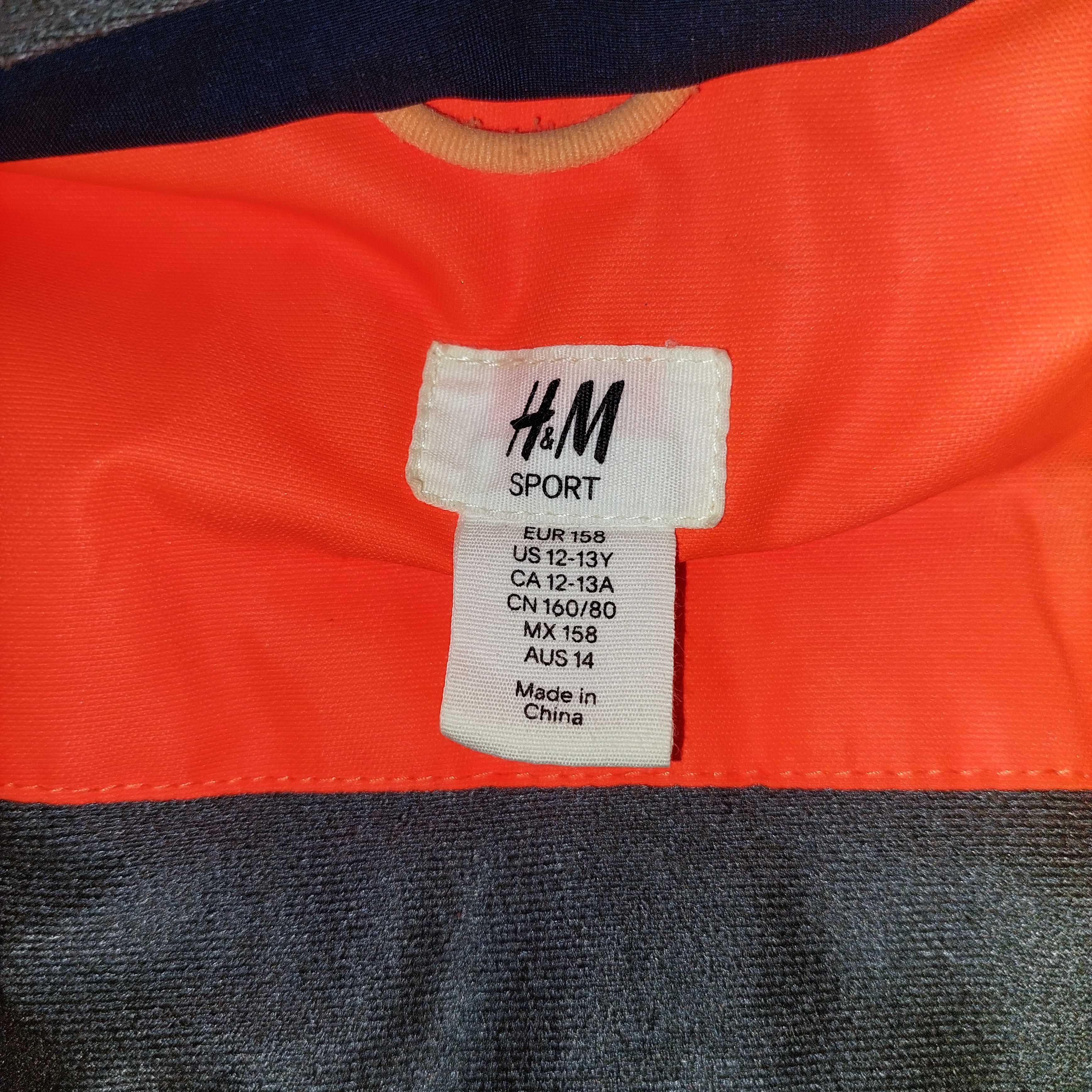 Продам лыжную женскую курточку H&M  в хорошем состоянии б/у