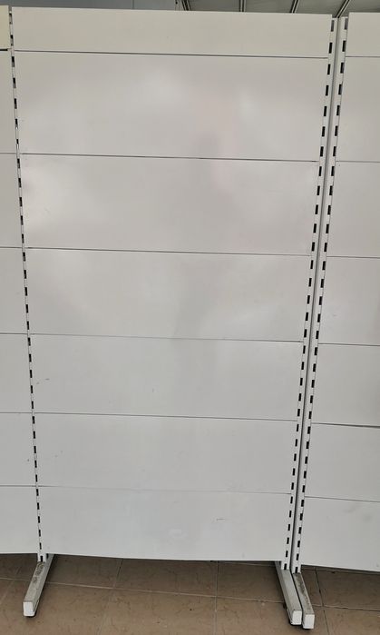 Painel metálico usado em bom estado